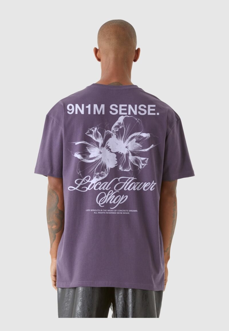 Cumpăra 9N1M SENSE Tricou 'Local Flower Shop'  mov vânătă / alb