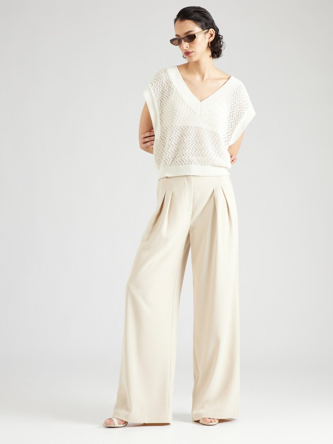 Cumpăra ABOUT YOU x Iconic by Tatiana Kucharova Pulover 'Alexis'  alb