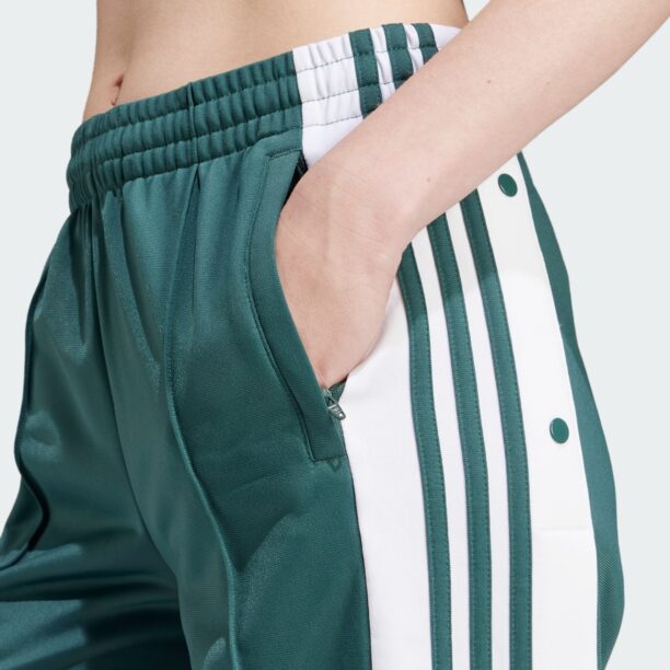 Cumpăra ADIDAS ORIGINALS Pantaloni 'Adibreak'  verde închis / alb