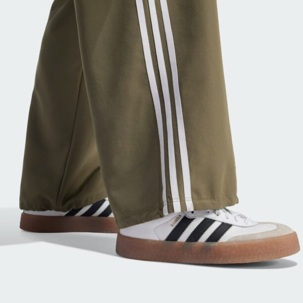 ADIDAS ORIGINALS Pantaloni cu buzunare 'Adicolor'  oliv / alb preţ