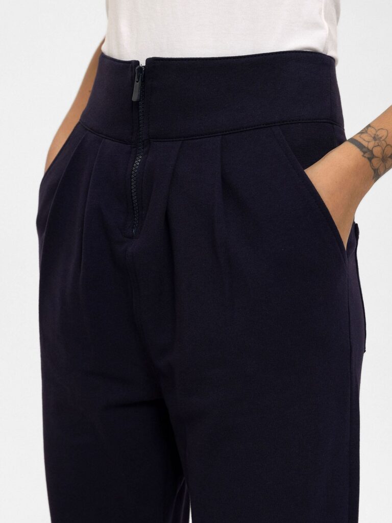 Original Anou Anou Pantaloni cutați  bleumarin