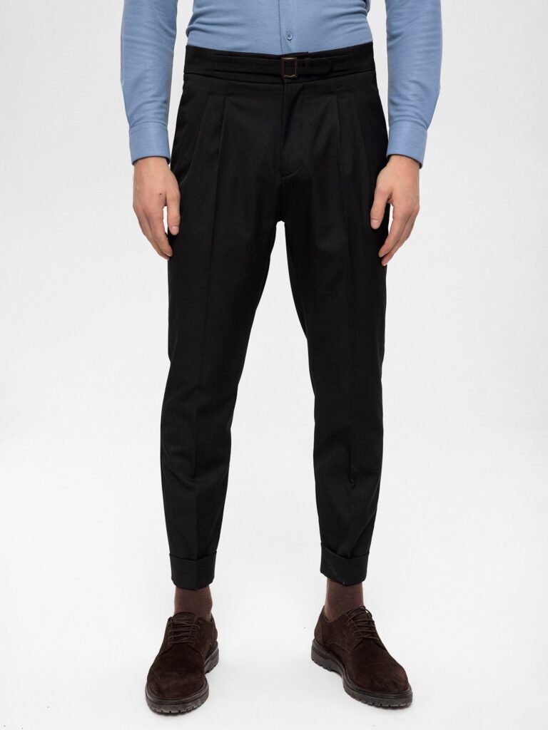 Antioch Pantaloni cutați  negru