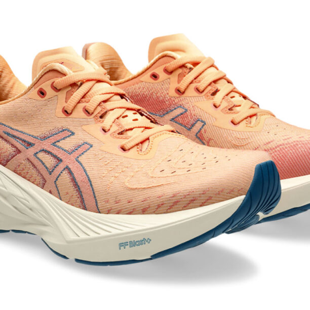 Cumpăra Asics Novablast 4