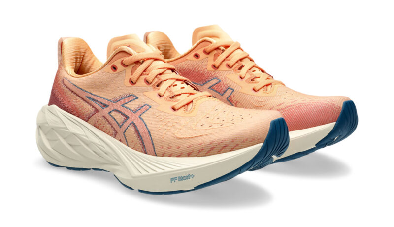 Cumpăra Asics Novablast 4