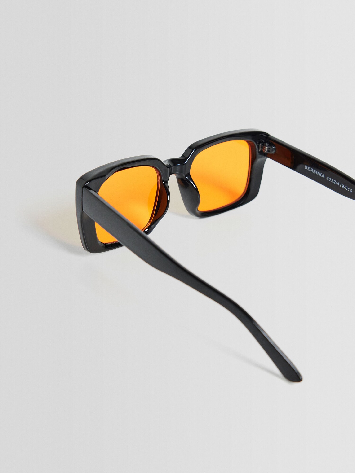 Bershka Ochelari de soare  negru preţ