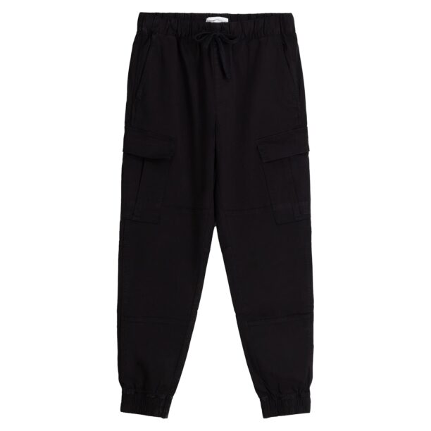 Bershka Pantaloni cu buzunare  negru