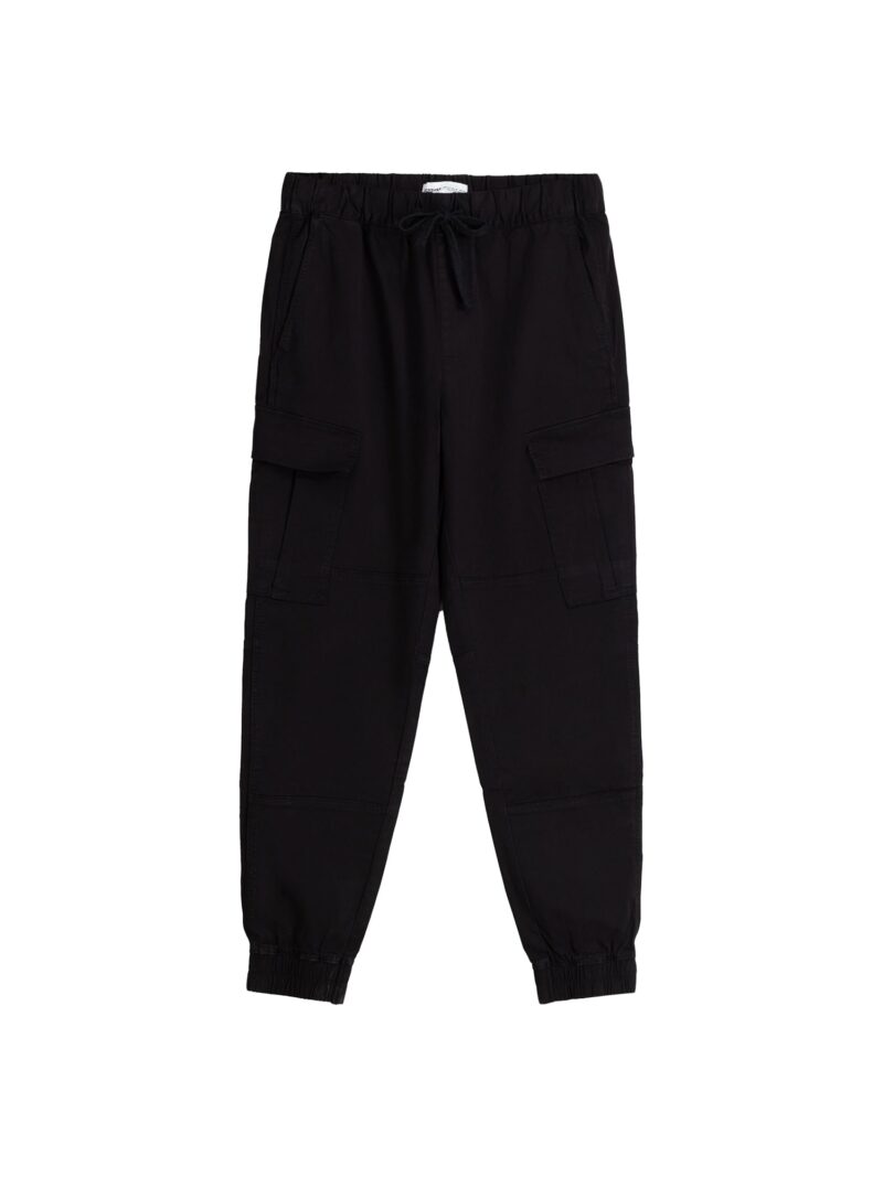 Bershka Pantaloni cu buzunare  negru