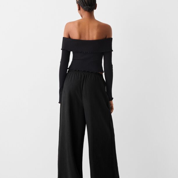 Bershka Pantaloni  negru preţ