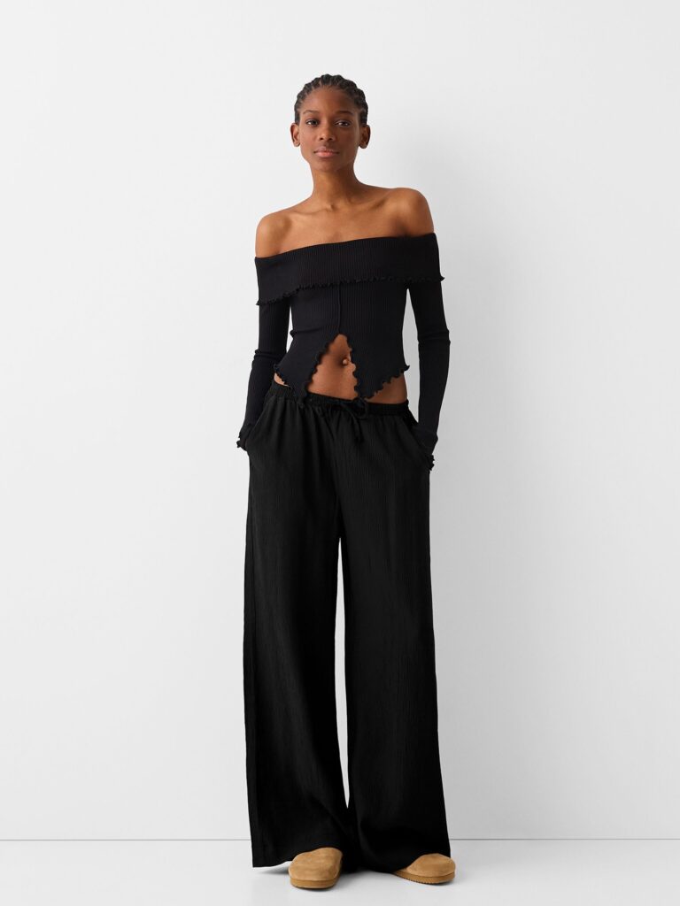 Cumpăra Bershka Pantaloni  negru