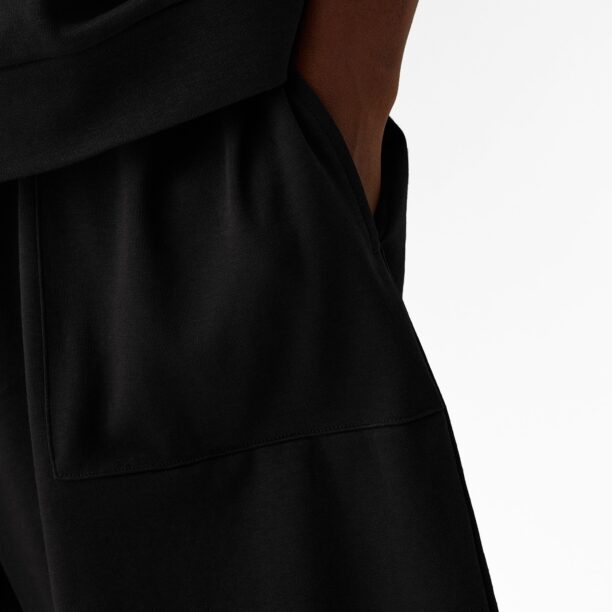 Preţ Bershka Pantaloni  negru