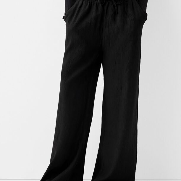 Bershka Pantaloni  negru