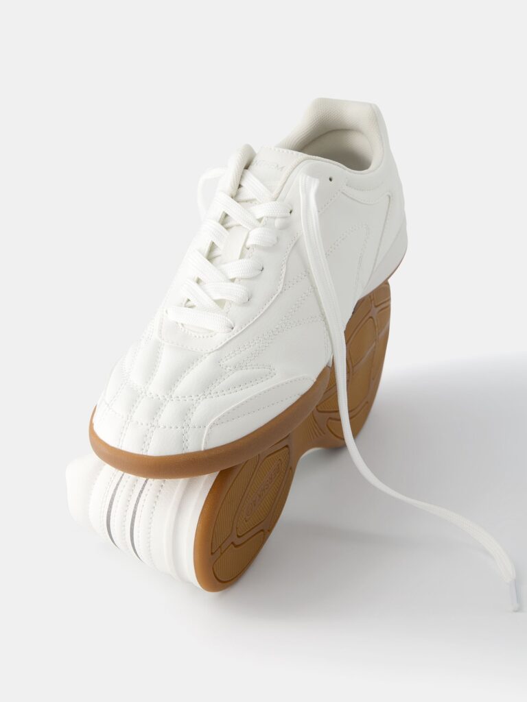 Preţ Bershka Sneaker low  alb