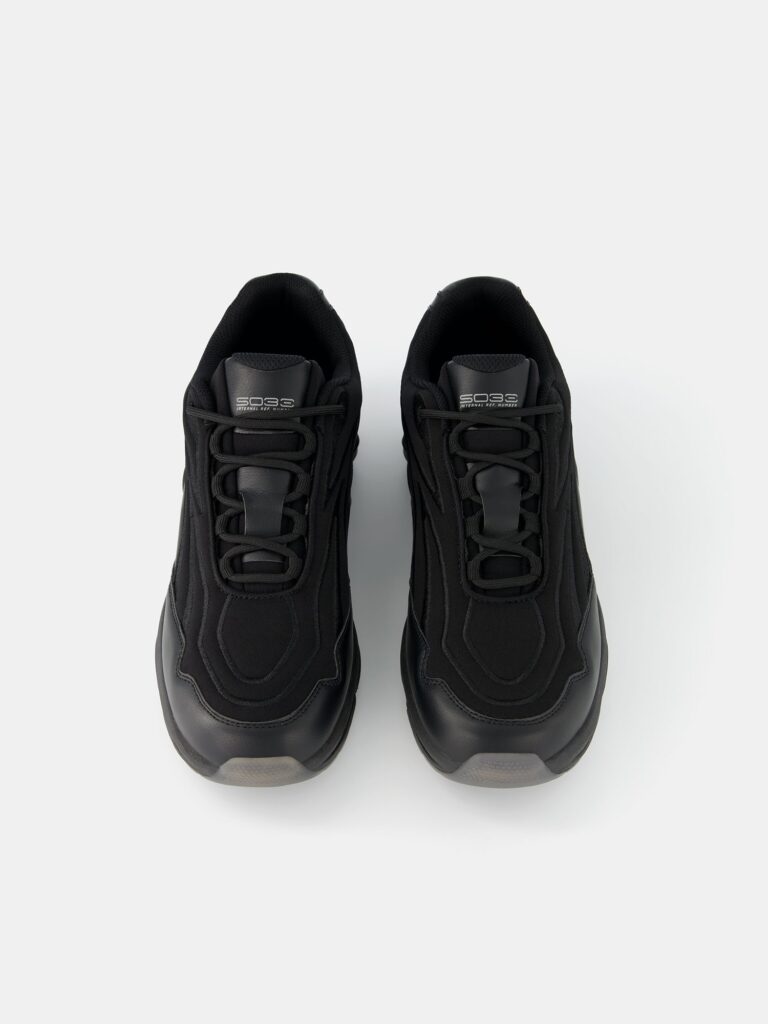 Cumpăra Bershka Sneaker low  negru