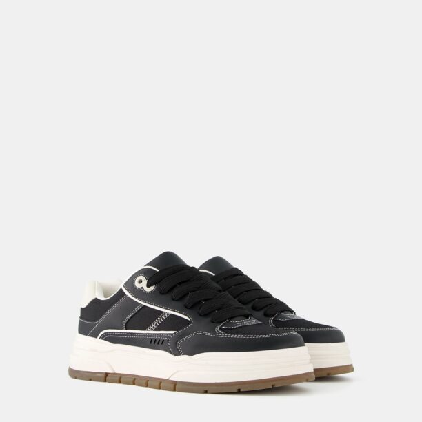 Bershka Sneaker low  negru / alb preţ