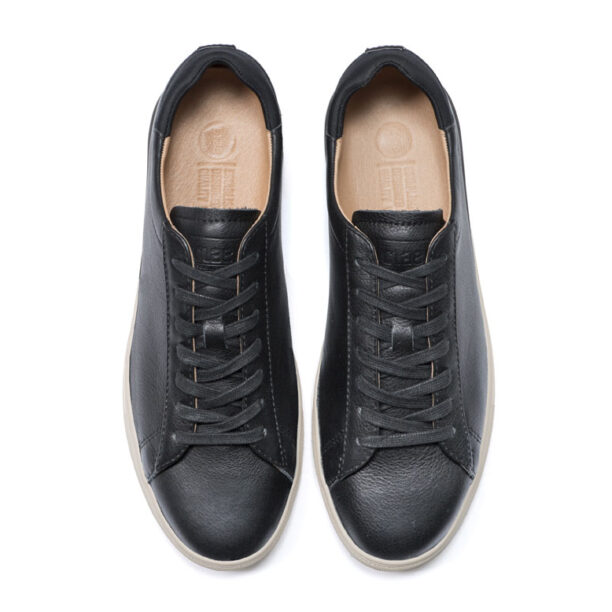 Preţ Clae Bradley Black Milled Tumbled Leather