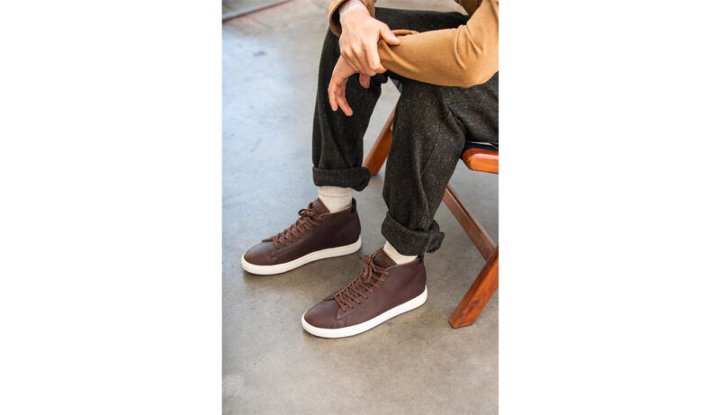 Preţ Clae Bradley Mid Cocoa Leather