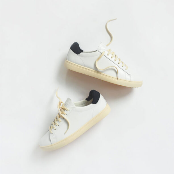 Preţ Clae Bradley White Leather