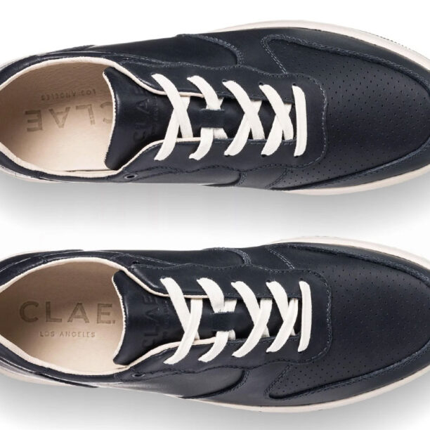 Preţ Clae Malone Deep Navy Leather