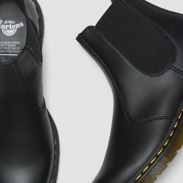 Dr. Martens 100% Vegan 2976 Chelsea Boots preţ