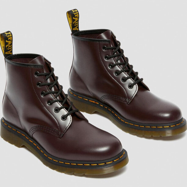 Dr. Martens 101 Smooth Leather Lace Up preţ