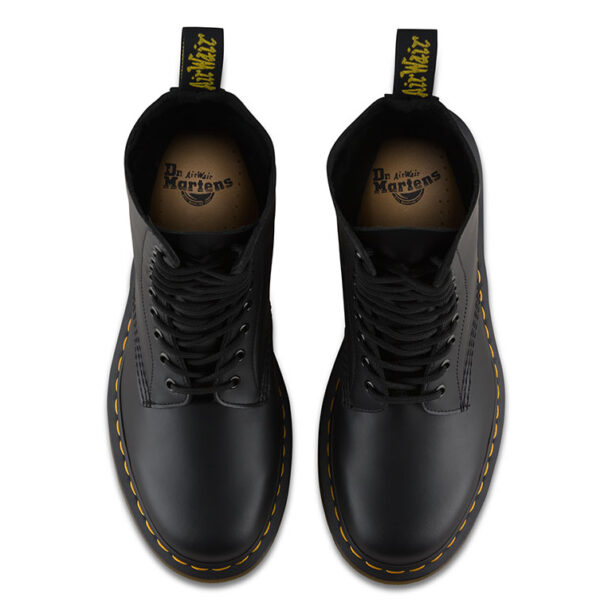 Dr. Martens 1490 Smooth Black preţ