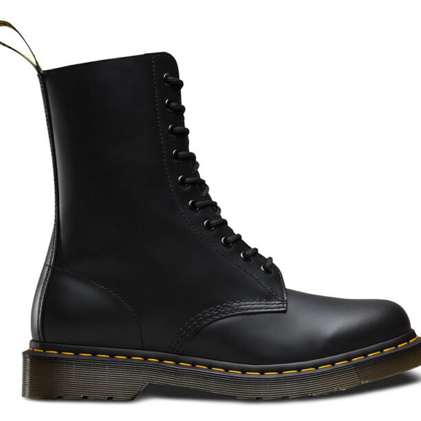 Dr. Martens 1490 Smooth Black