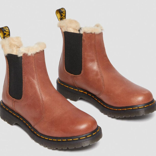 Dr. Martens 2976 Leonore Faux Fur Lined Chelsea Boot preţ