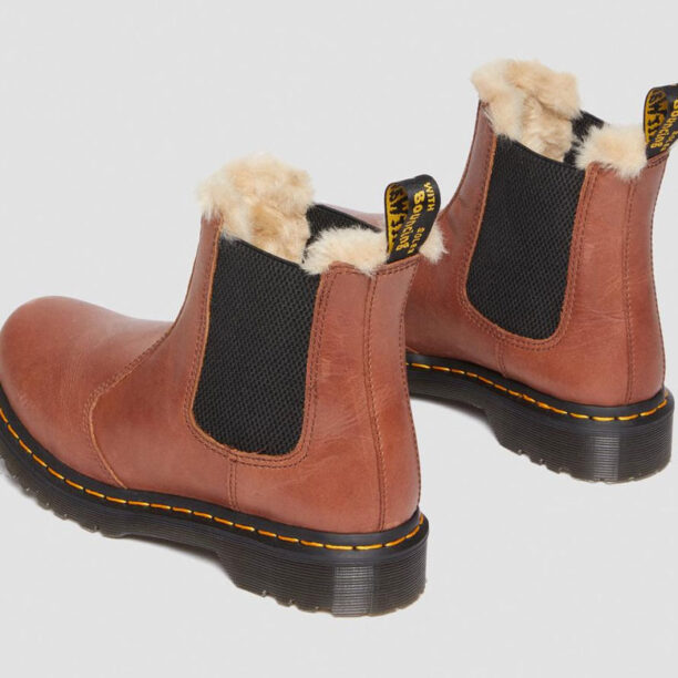 Cumpăra Dr. Martens 2976 Leonore Faux Fur Lined Chelsea Boot