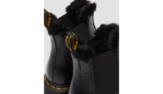 Cumpăra Dr. Martens 2976 Leonore Faux Fur Lined Chelsea Boot