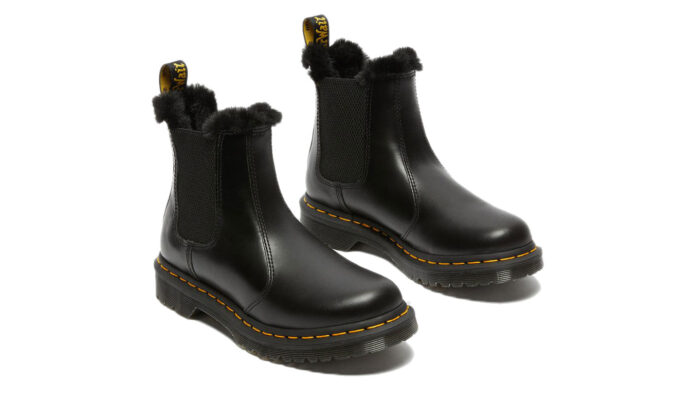 Preţ Dr. Martens 2976 Leonore Faux Fur Lined Chelsea Boot