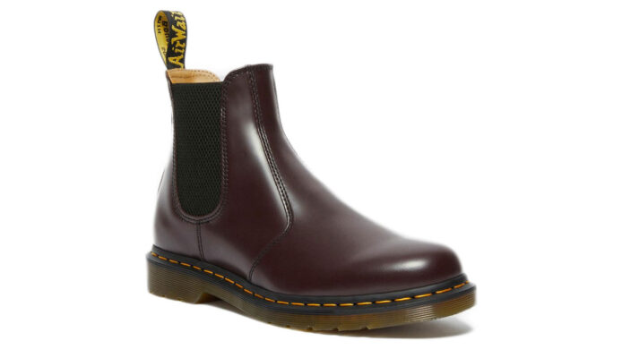 Dr. Martens 2976 Smooth Leather Chelsea Boot Burgundy preţ