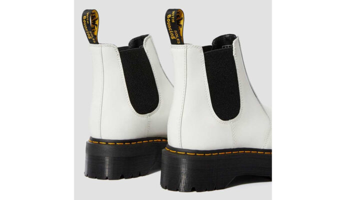 Preţ Dr. Martens 2976 Smooth Leather Platform Chelsea Boots