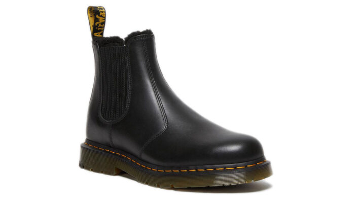 Dr. Martens 2976 Wintergrip Leather Chelsea Boot preţ