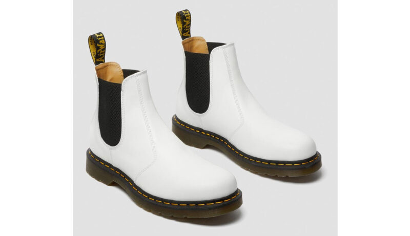 Cumpăra Dr. Martens 2976 Yellow Stich Smooth Leather Chelsea Boots