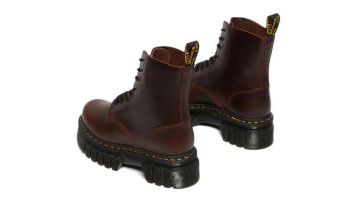 Preţ Dr. Martens Audrick Leather Platfrom Boots