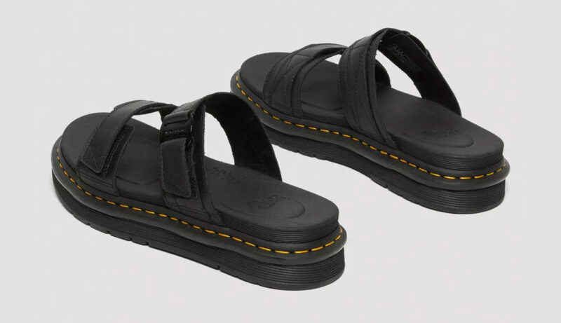 Cumpăra Dr. Martens Chilton Slip On Leather Sandals