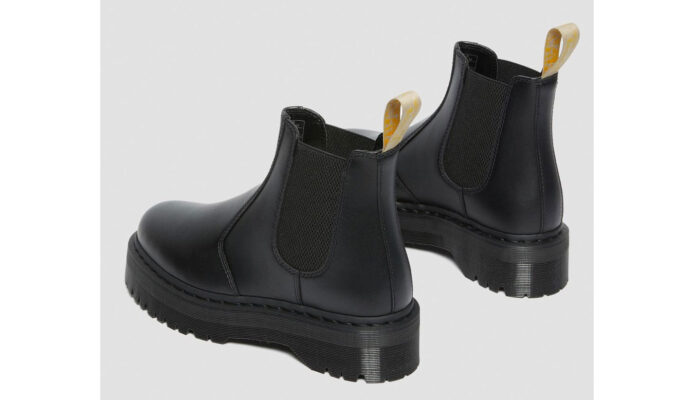 Preţ Dr. Martens Vegan 2976 Quad Mono Chelsea Boots