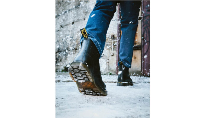 Preţ Dr. Martens Wintergrip 1460 Leather Lace Up Boots