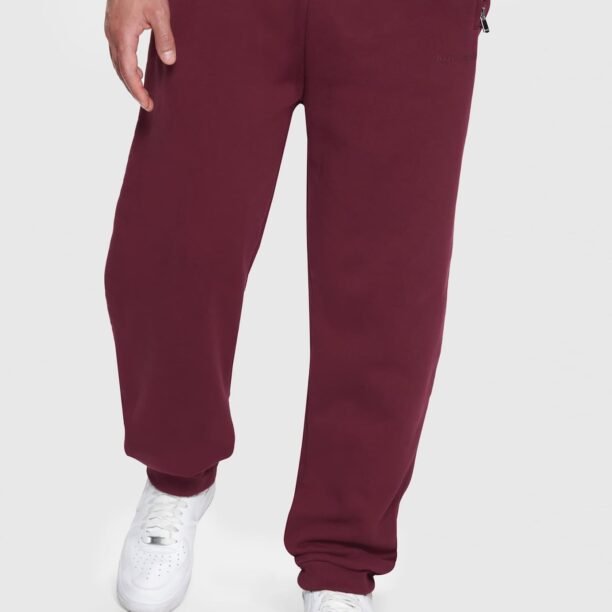 Dropsize Pantaloni 'Bazix Republiq'  roșu burgundy preţ