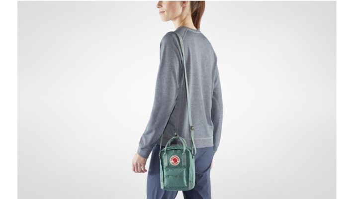 Fjällräven Kånken Sling Fog preţ