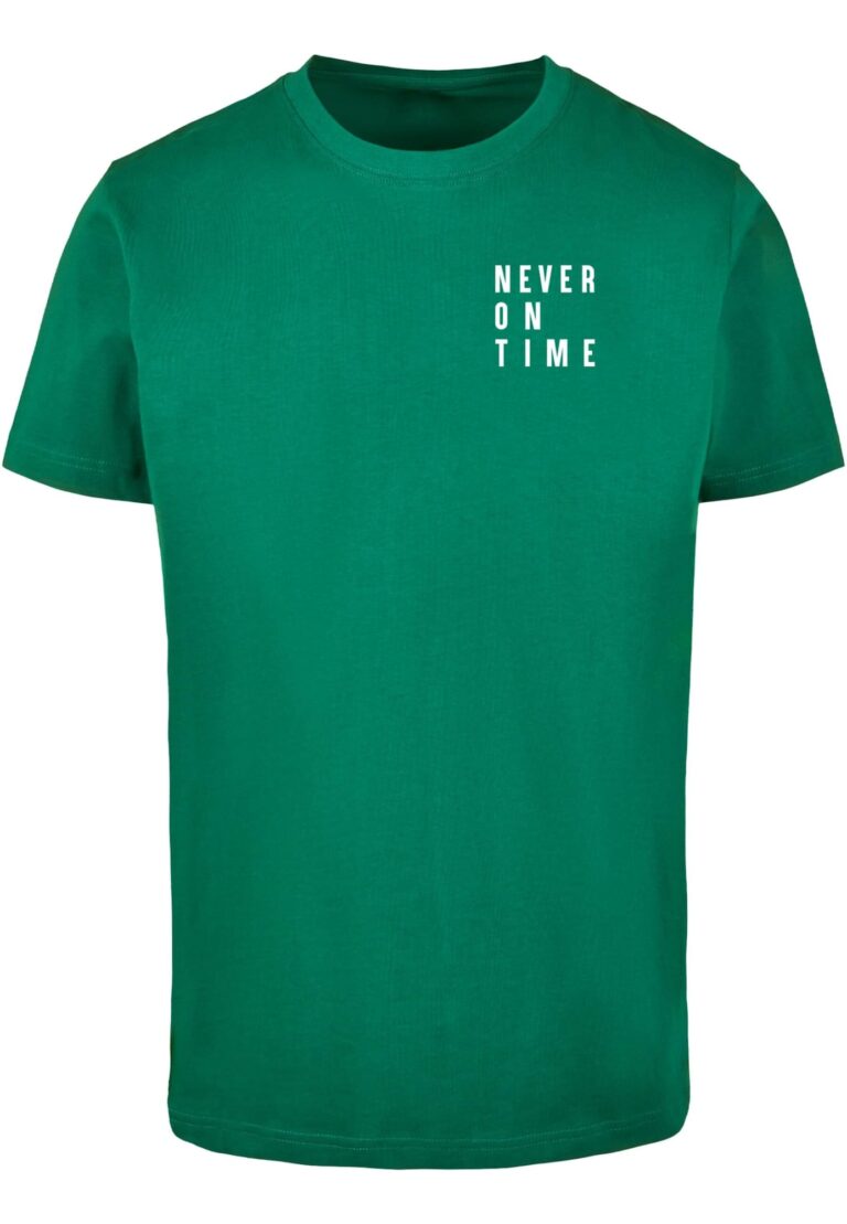 Merchcode Tricou 'Never On Time'  verde iarbă / alb