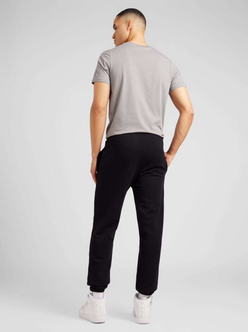 NEW ERA Pantaloni 'ESSENTLS'  negru / alb preţ