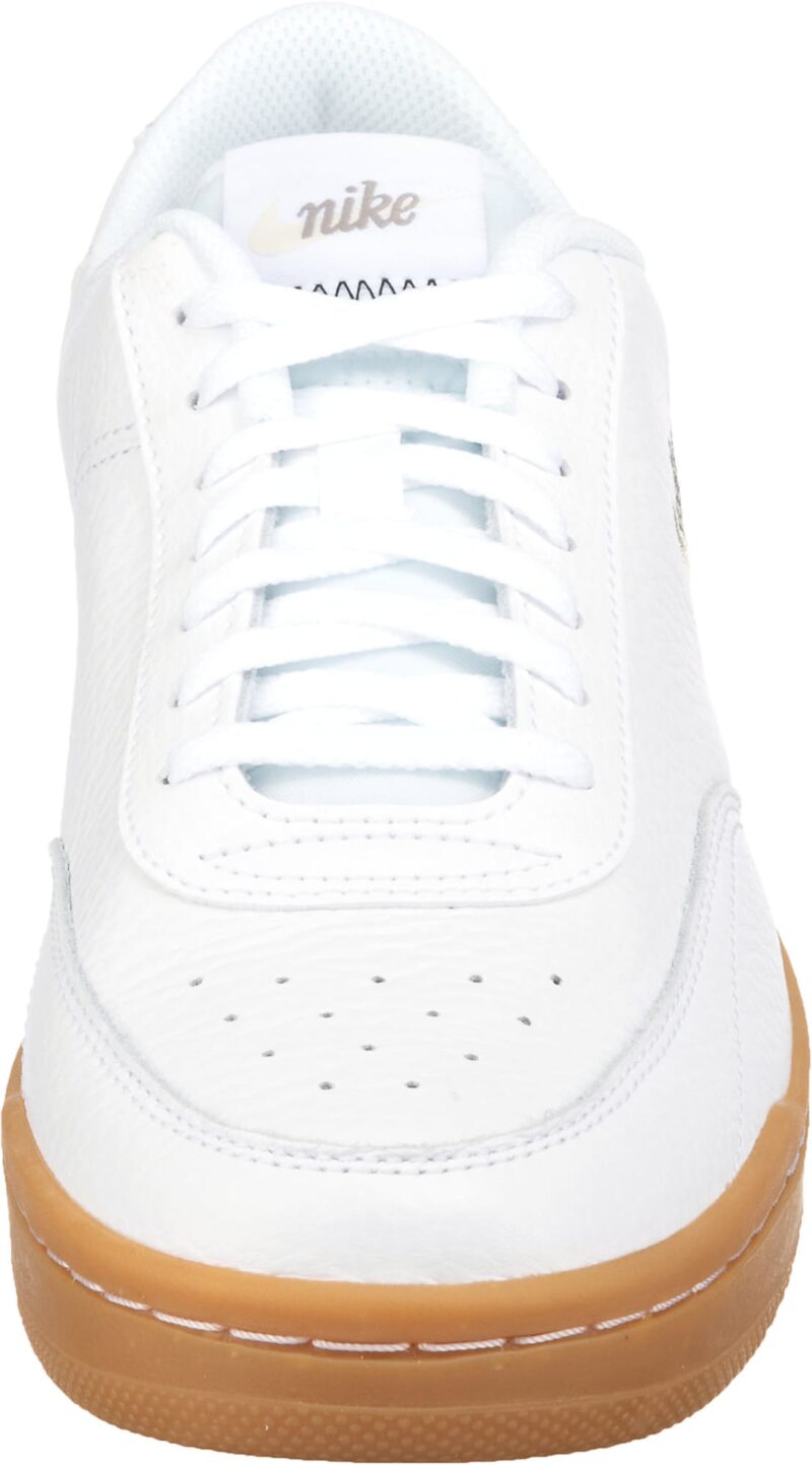 Nike Sportswear Sneaker low 'Court Vintage Premium'  maro coniac / alb preţ