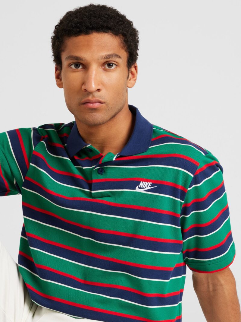 Preţ Nike Sportswear Tricou 'CLUB'  bleumarin / verde smarald / roșu / alb