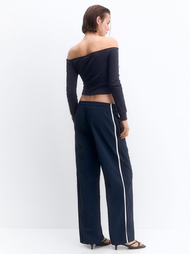 Pull&Bear Pantaloni  bej / bleumarin preţ