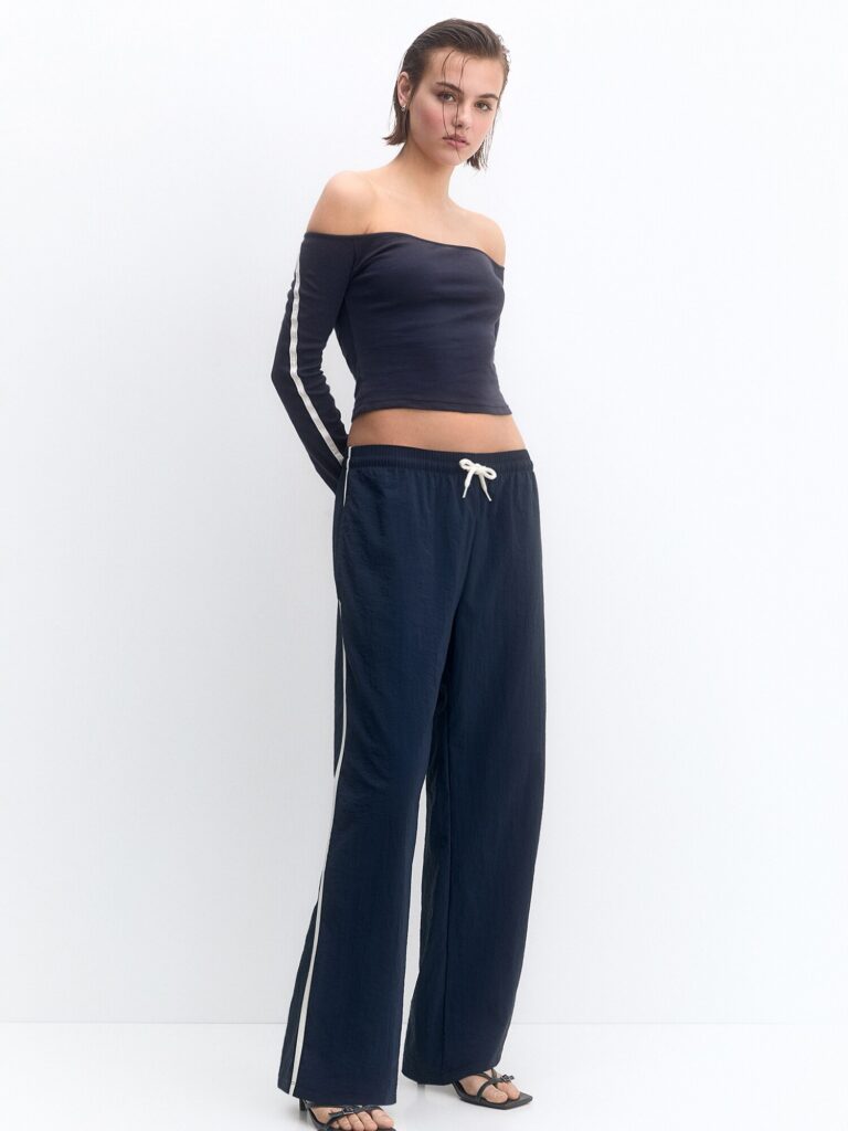 Cumpăra Pull&Bear Pantaloni  bej / bleumarin