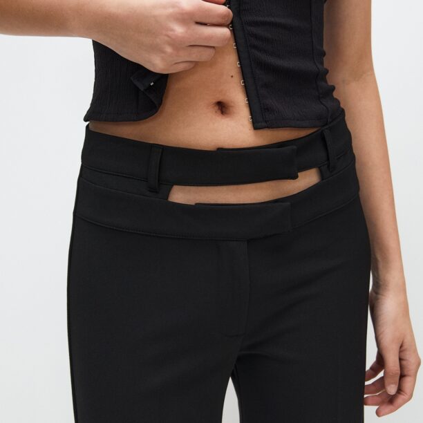 Preţ Pull&Bear Pantaloni  negru