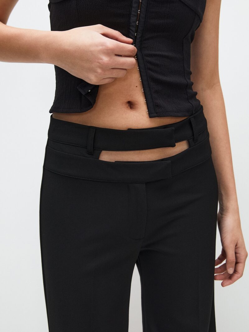 Preţ Pull&Bear Pantaloni  negru