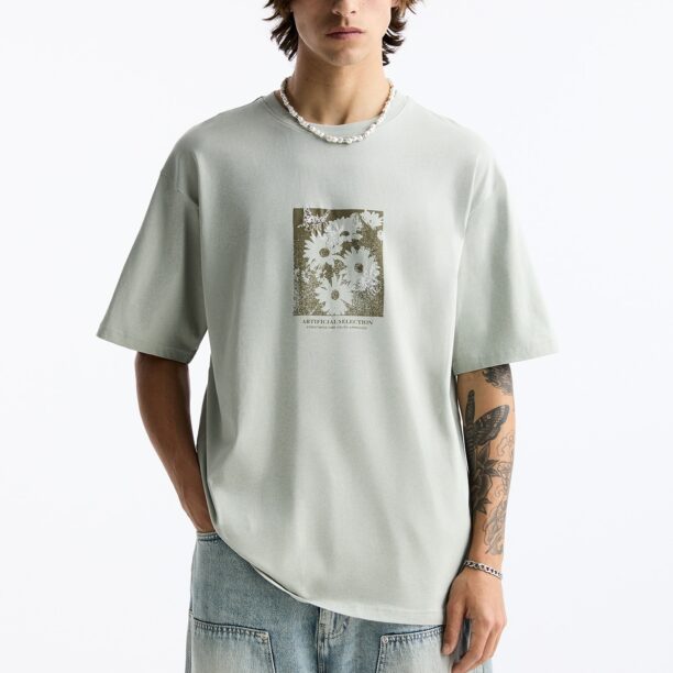 Pull&Bear Tricou  kaki / verde pastel / alb