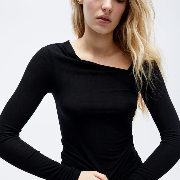 Preţ Pull&Bear Tricou  negru